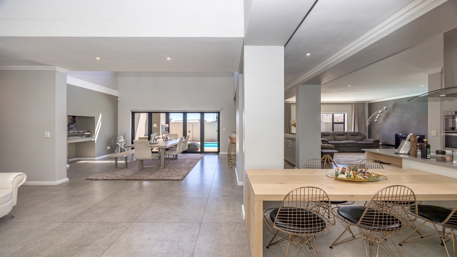 4 Bedroom Property for Sale in Parklands North Western Cape